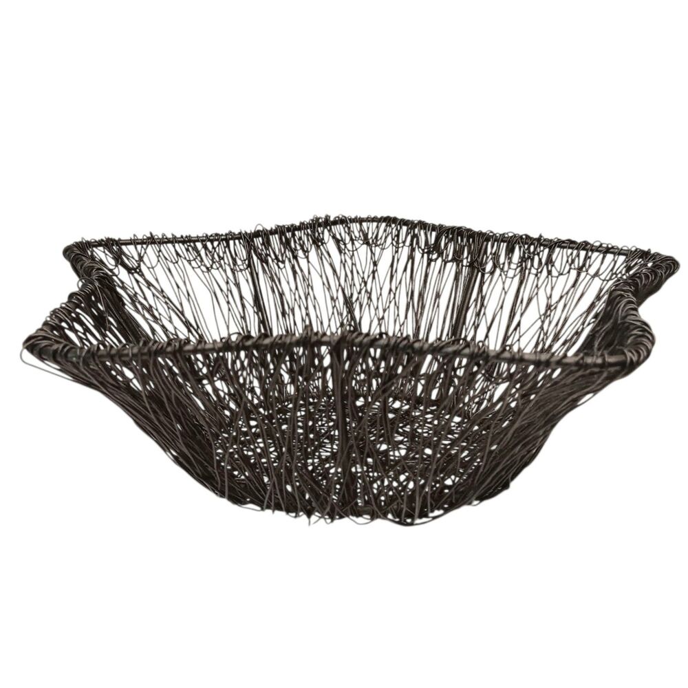 Star Shaped Black Metal Woven Basket Catchall Bread Basket 1.5 Lbs  11" X 4"